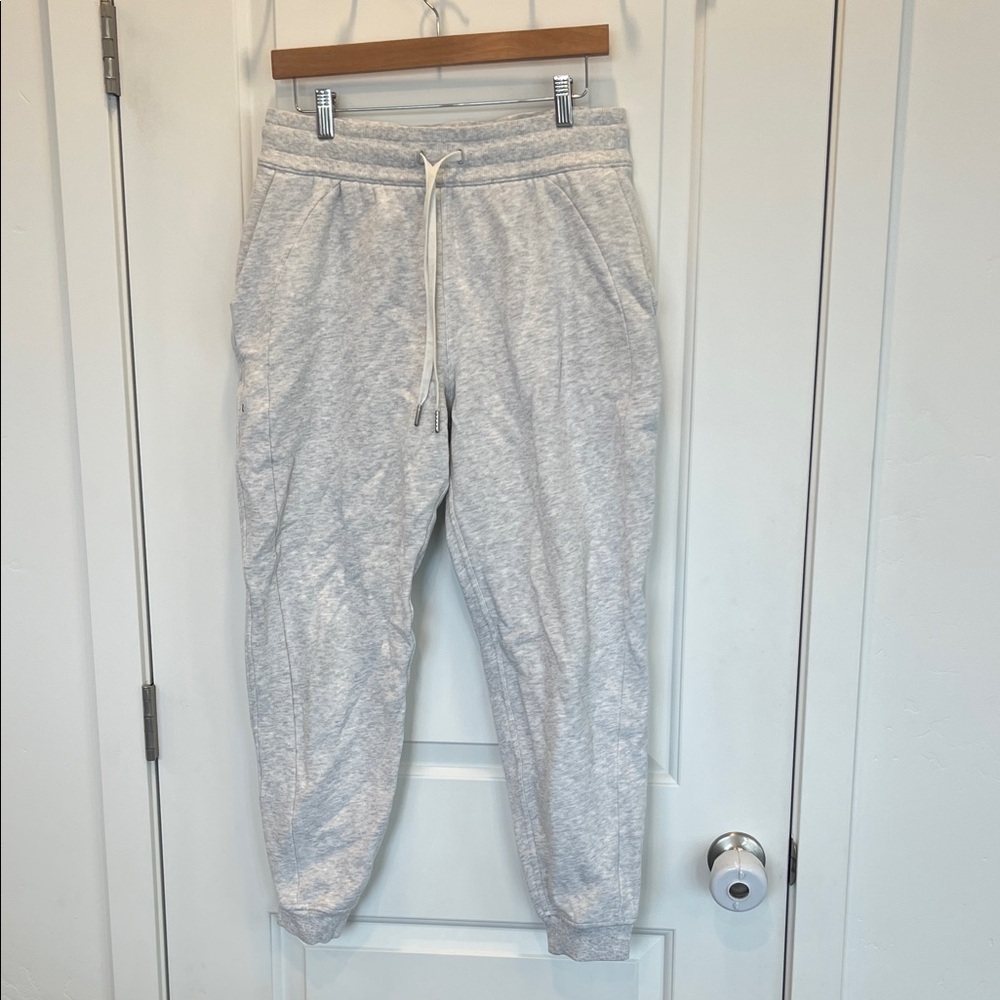 LULULEMON Women's Scuba High-Rise Cropped Jogger Size 10 In Heathered Light Grey